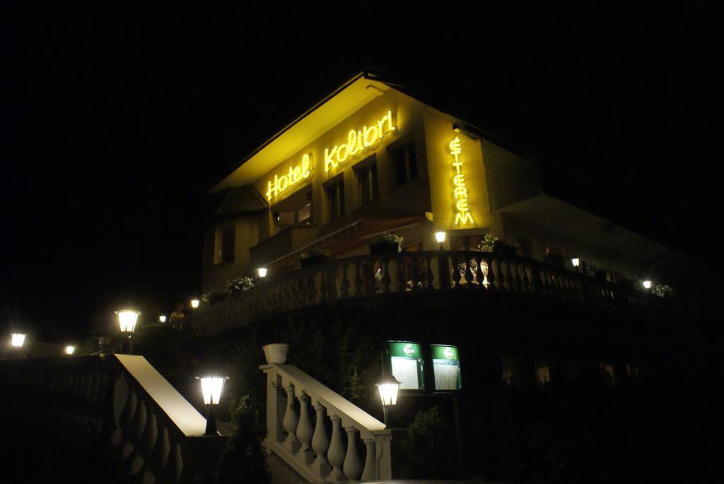 Kolibri Hotel Мисколк Екстериор снимка